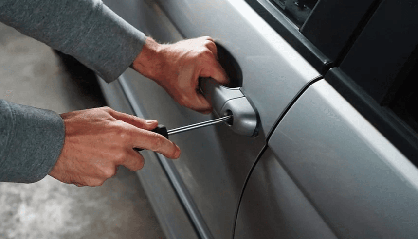 Identiteitsdocumenten gestolen uit geparkeerd voertuig in Mechelen