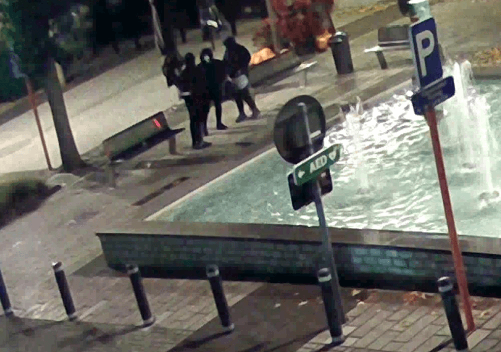 Oproep naar getuigen: vandalen gieten zeep in fontein op de Markt in Balen