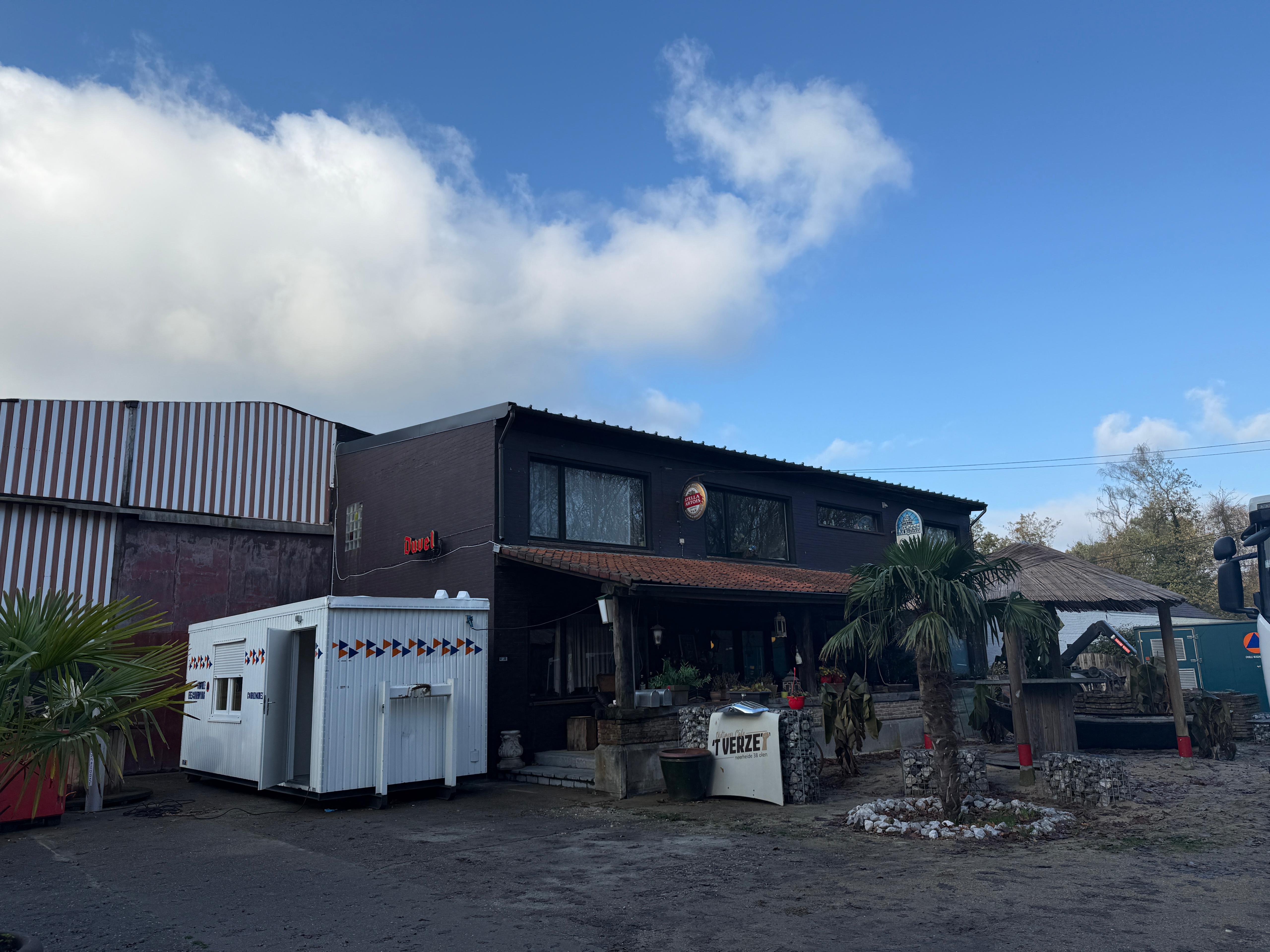 62-jarige bewoner opgepakt: Drugslabo ontdekt in voormalige manege in Olen