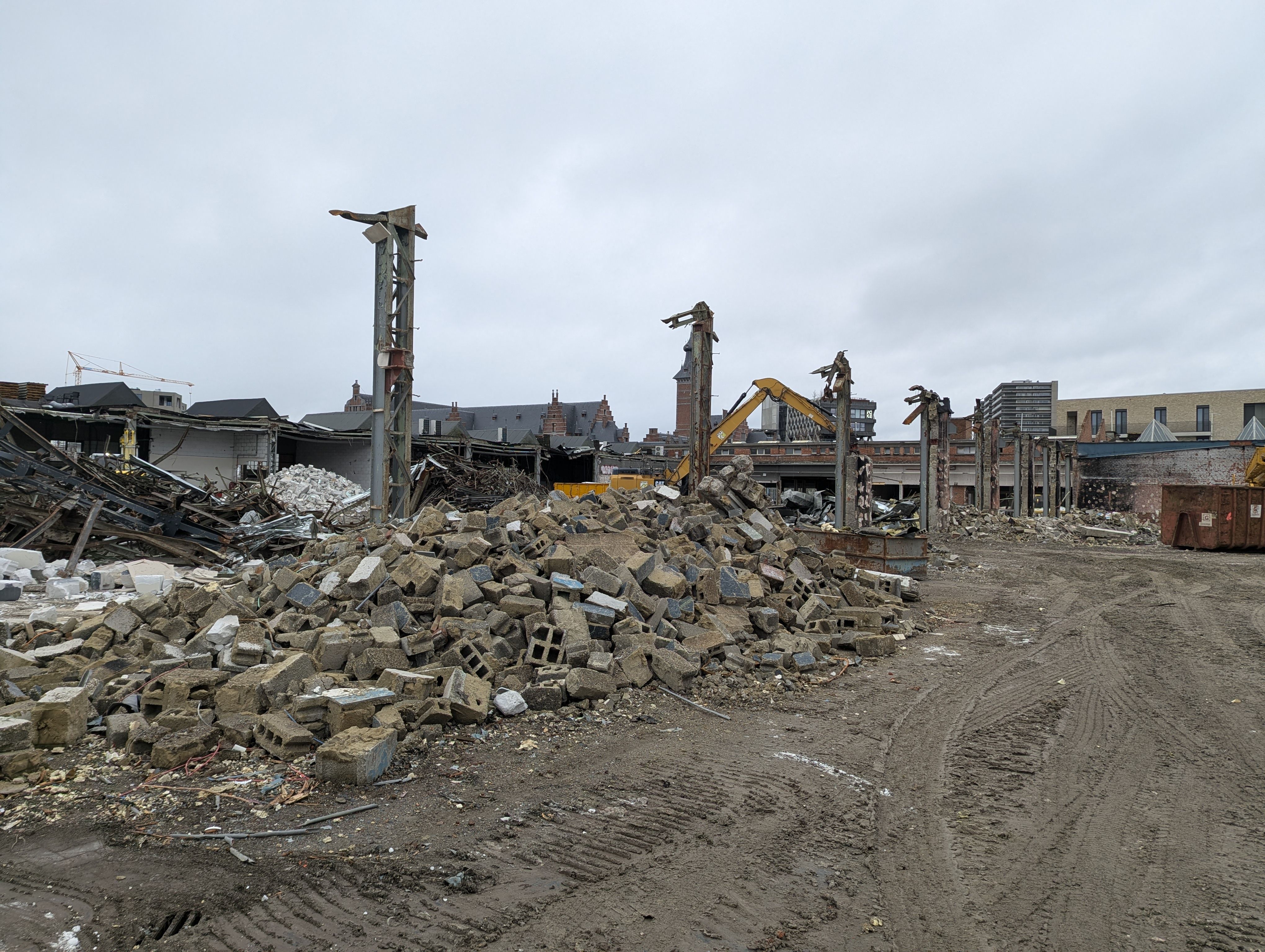 Einde van een tijdperk: baanwinkels aan Rode Kruisplein in Mechelen gaan definitief tegen de vlakte