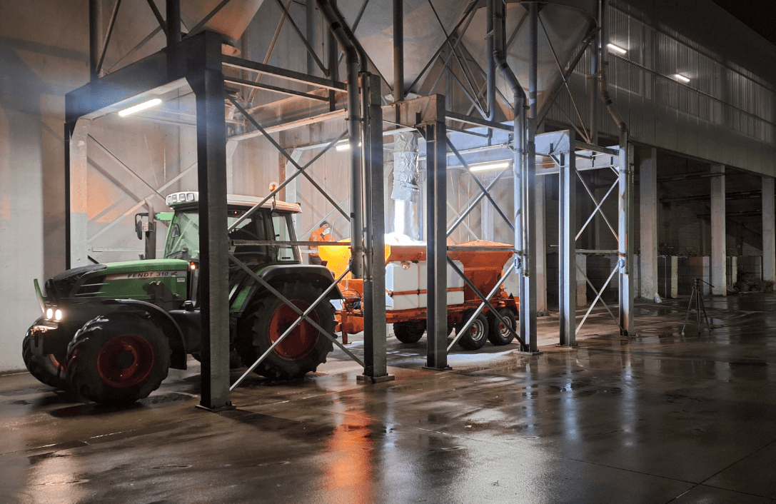 Landbouwers helpen bij strooien van de wegen: 