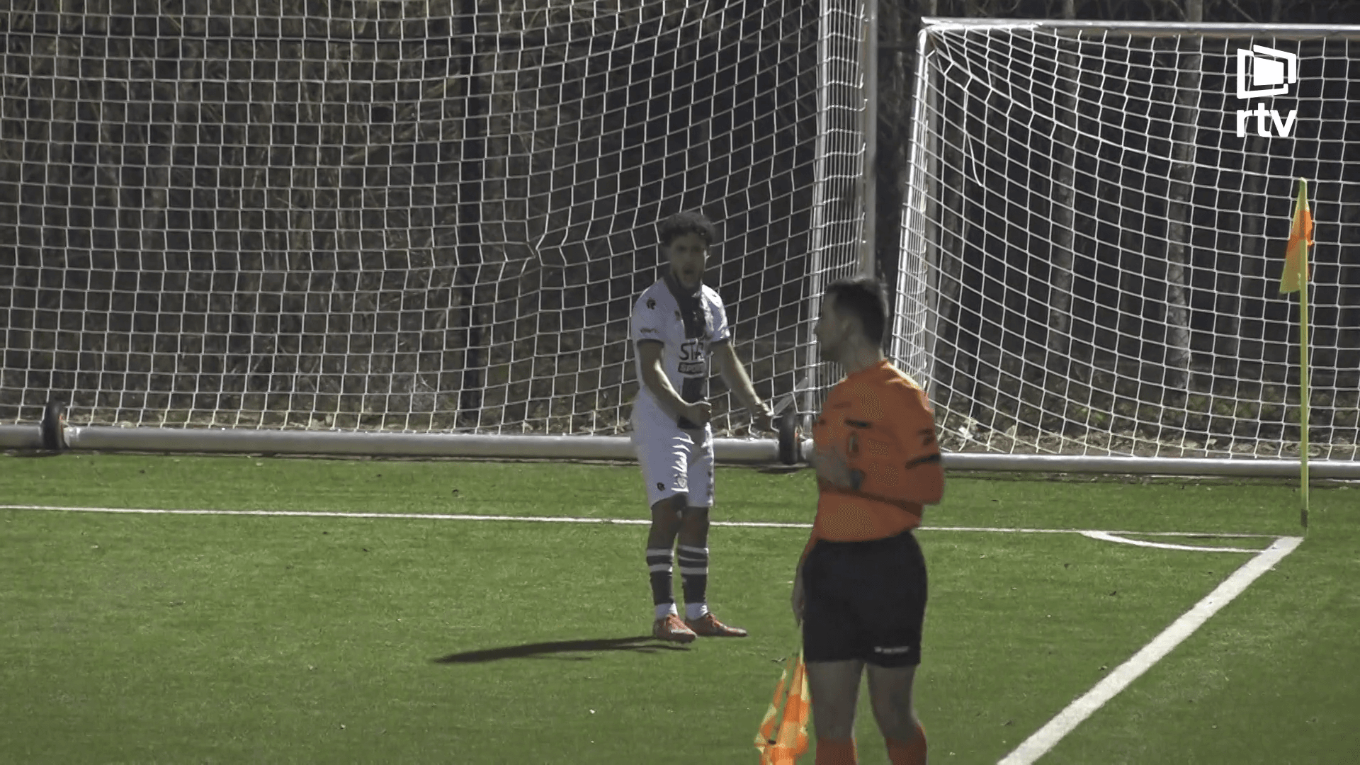 Racing Mechelen wint in extremis in en tegen Rotselaar