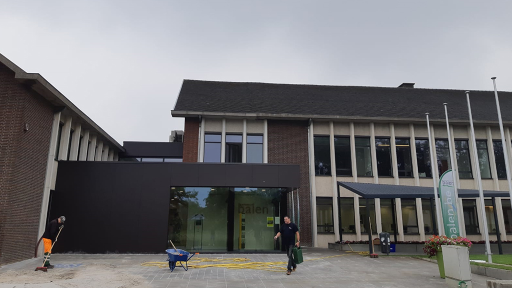 Vernieuwd gemeentehuis Balen officieel open RTV