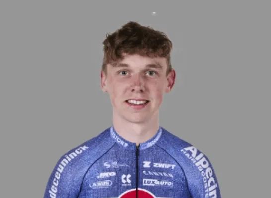 Aaron Dockx finisht als 12de in Parijs-Roubaix Aaron Dockx finisht als 12de in Parijs-Roubaix