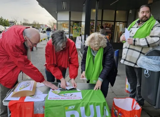 Vakbonden voeren actie Carrefour Lier tegen werkdruk Vakbonden voeren actie Carrefour Lier tegen werkdruk