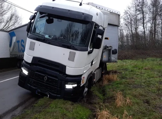 Vrachtwagen gracht Bornem Vrachtwagen gracht Bornem