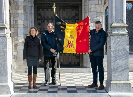 Vaandel oud-strijders vlaggen KVOM stad Mechelen Vaandel oud-strijders vlaggen KVOM stad Mechelen