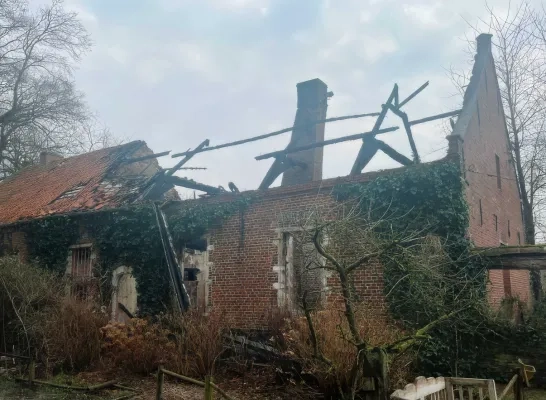 zware brand hoeve rijmenam