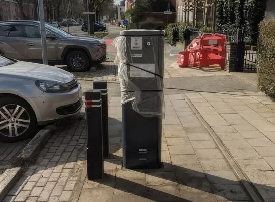 Parkeermeter op fietspad in Mol Parkeermeter op fietspad in Mol