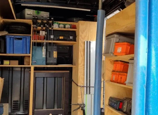 bestelwagen werkmateriaal gereedschap