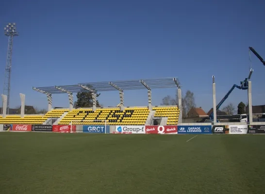 Bouw dak Lierse bezoekers