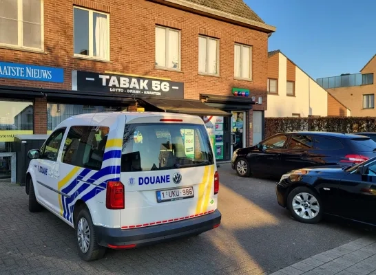 dagwinkel nachtwinkel controle douane prijsaanduideling sigaeretten zwartwerk