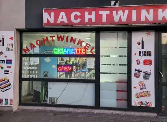 dagwinkel nachtwinkel controle douane prijsaanduideling sigaeretten zwartwerk