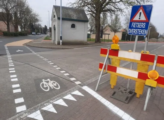 Sint-Apollonialaan Hangarstraat fiets Mol Sint-Apollonialaan Hangarstraat fiets Mol