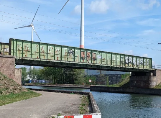 Spoorwegbrug kanaal Gompel