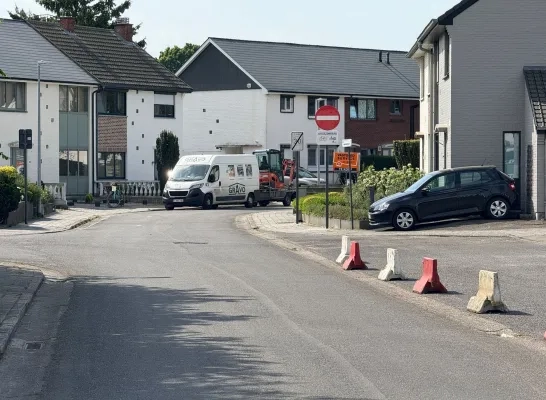 Mol Donk speelplein Beneluxpleintje verkeer