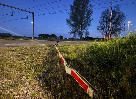 Spooroverweg Berlaar kapotte slagbomen