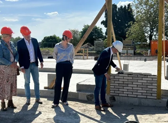 Eerste steen gelegd lokaal dienstencentrum Balen