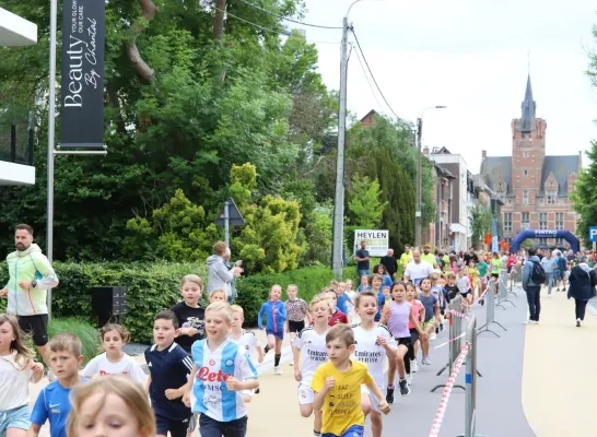 Kadodderloop Sint-Katelijne-Waver lokt 1600 lopers Kadodderloop Sint-Katelijne-Waver lokt 1600 lopers