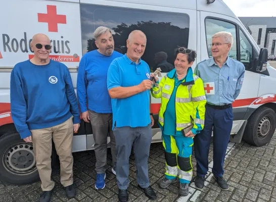 Rode Kruis Herselt schenkt vorige ambulance aan Oekraïne