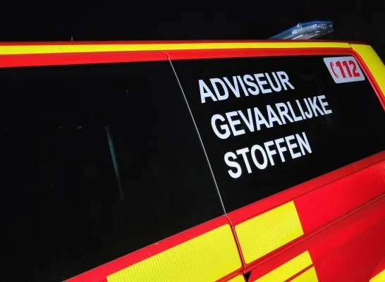 Brandweer stelt perimeter in na vreemde geur: Adviseur Gevaarlijke Stoffen komt ter plaatse Brandweer stelt perimeter in na vreemde geur: Adviseur Gevaarlijke Stoffen komt ter plaatse