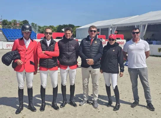 Belgisch Jumpingteam met Jeroen Appelen (l)