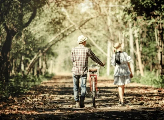 Stockfoto fietser en wandelaar