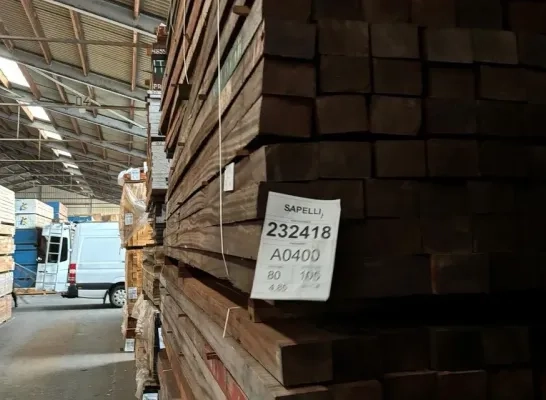 illegaal hout - foto parket antwerpen.webp