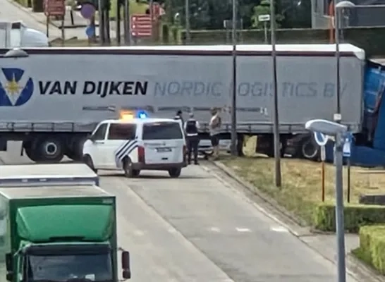 Vrawhtwagen rijdt zich vast