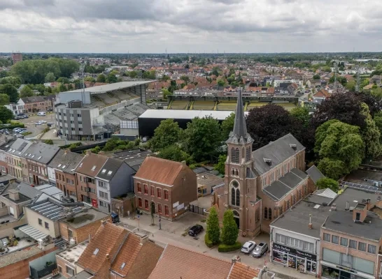 Lierse-eigenaar koopt kerk en richt dien in als hotel Lierse-eigenaar koopt kerk en richt dien in als hotel