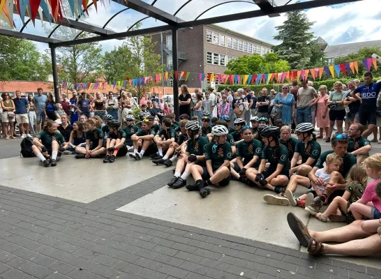 Lierse scholieren fietsen voor Afrika Lierse scholieren fietsen voor Afrika