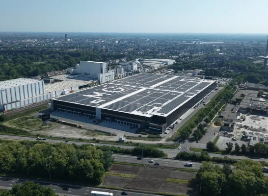 Groot zonnepanelenpark op Pringles-fabriek in Mechelen geopend