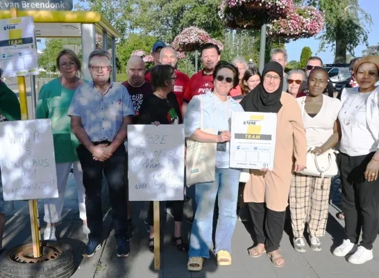 Actie bushalte PVDA Willebroek Actie bushalte PVDA Willebroek