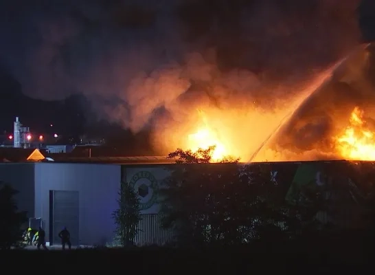 Brand in opslagbedrijf in Oevel