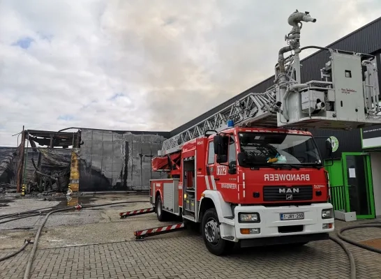 Brand in Oevels bedrijf