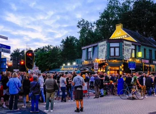 Retrokoers in Kessel