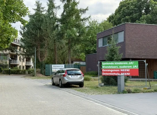 protest opening detentiehuis Olen