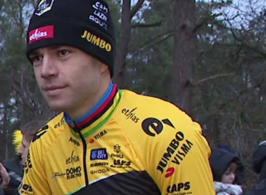 wout_van_aert_cross_2023c.jpg