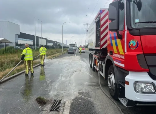 dierlijk mest rijbaan Grobbendonk Industrieweg dierlijk mest rijbaan Grobbendonk Industrieweg