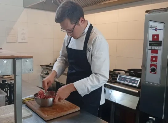 Jonge chef sterrenrestaurant houdt "Het Loket" in Nijlen open
