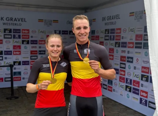 Marthe Truyen Uit Bevel is Belgisch kampioene gravel en Niels Vandeputte is de Belgische kampioen