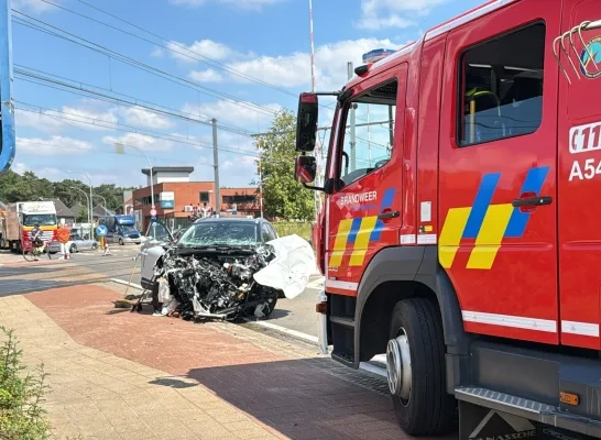 Geraakte auto door trein in Herentals