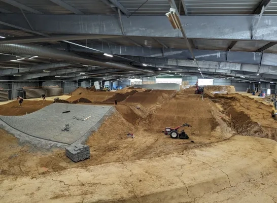 Eerste indoor BMX-parcours van ons land in Ravels krijgt stilaan vorm