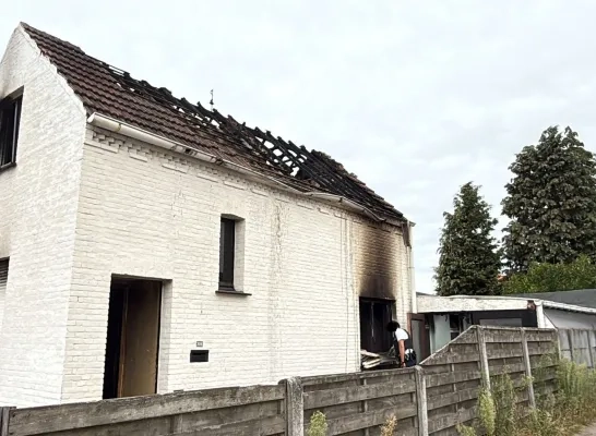 afgebrand huis onbewoonbaar Turnhoutsebaan Mol afgebrand huis onbewoonbaar Turnhoutsebaan Mol