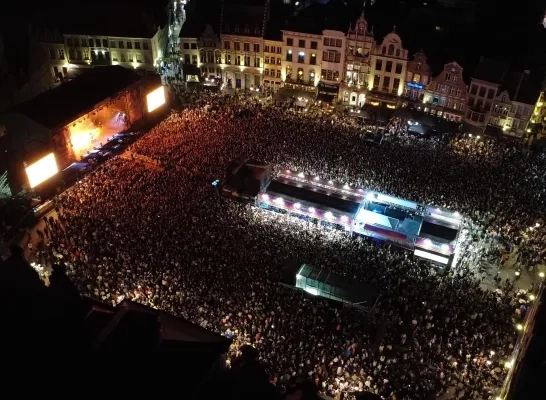 Maanrock met drone Maanrock met drone