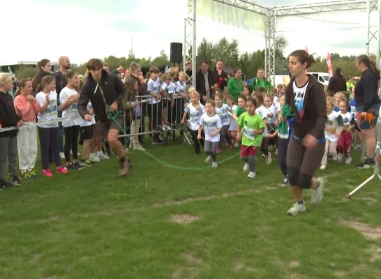 1700 leerlingen doen mee aan de scholenveldloop in Liezele