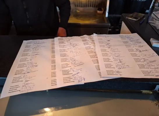 De papieren petitie in de frituur De papieren petitie in de frituur