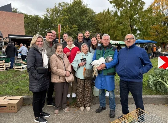 Jan Kiek stopt met kippenverkoop op Herentalse markt Jan Kiek stopt met kippenverkoop op Herentalse markt