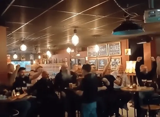 rugby Pitbulls Arendonk supporteren voor Black Devils