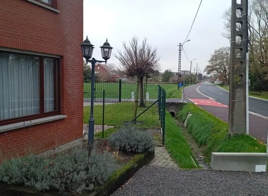 Gracht vervuild Rijmenam